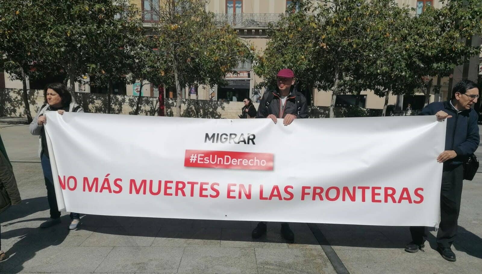Migrar és un dret: Concentració a Saragossa denuncia la crisi humanitària a la Mediterrània