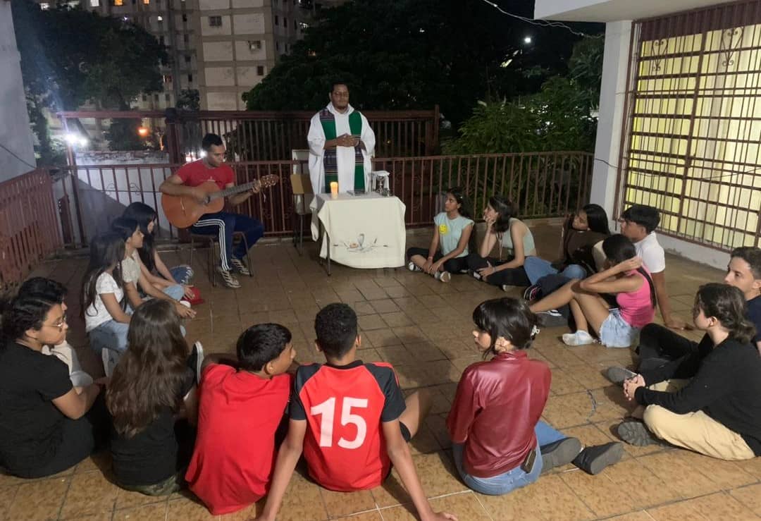 L’Esperit Sant ens impulsa i envia a ser missatgers/es de l’amor de Déu