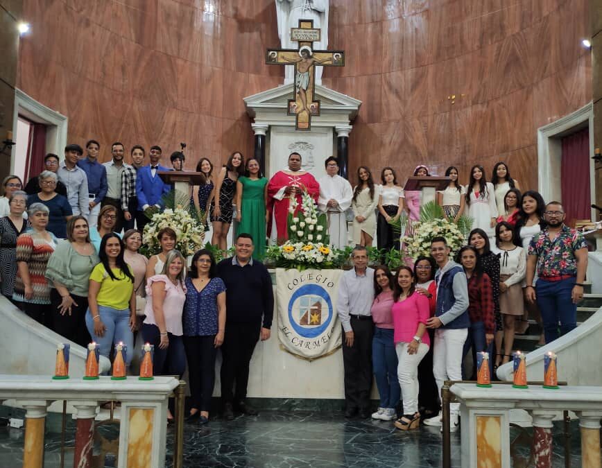 Joves del Col·legi El Carmel de Caracas, segueixen formant-se, reforcen la fe en Jesús