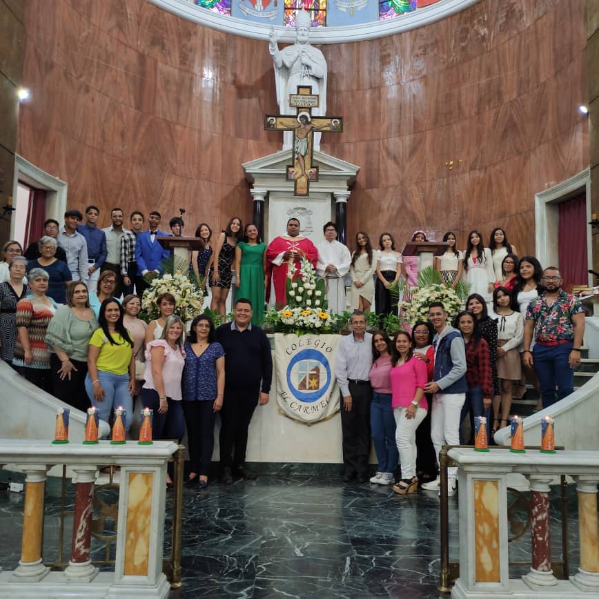 Joves del Col·legi El Carmel de Caracas, segueixen formant-se, reforcen la fe en Jesús