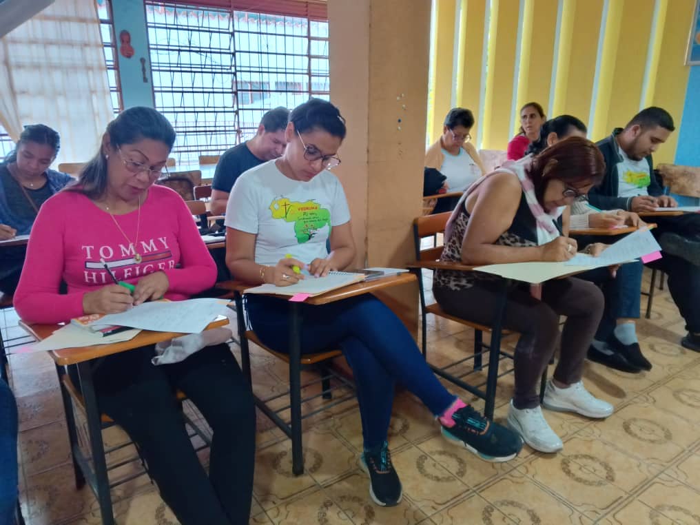 Veneçuela: Discernim i projectem, a la llum del Document Capitular “Néixer de Nou”, el nou any escolar