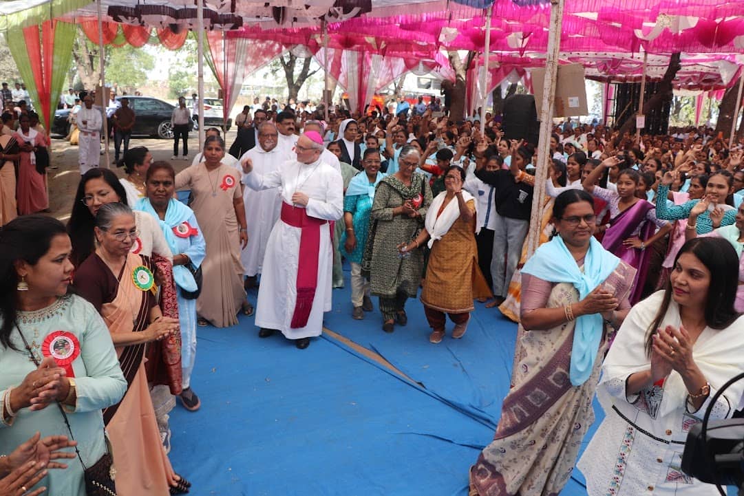 Un rassemblement béni de femmes pour la visite apostolique du nonce à Baroda, en Inde