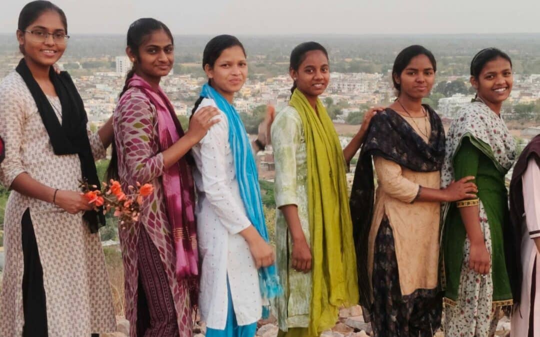 Alegría y renovación espiritual para las candidatas de Bhavnagar en las actividades de marzo