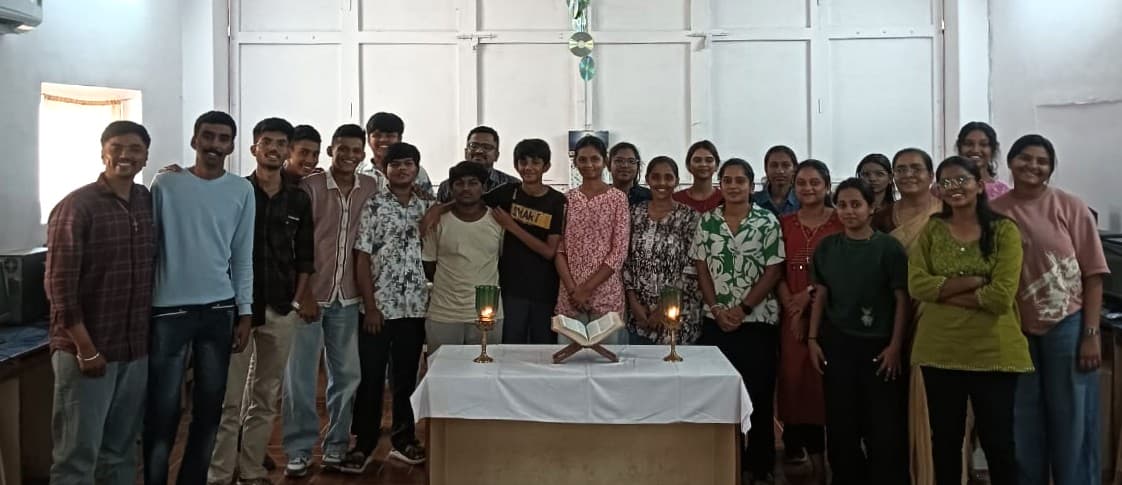 Les jeunes de Bhavnagar ravivent leur foi lors du programme « Unleash the fire »